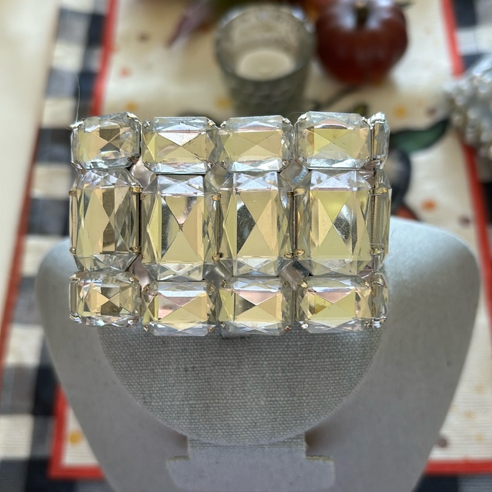 BLOCK CLEAR STONE STRETCH BRACELET